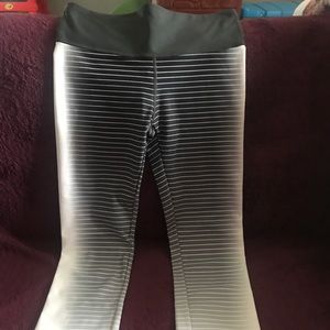 GapFit Capri workout pants